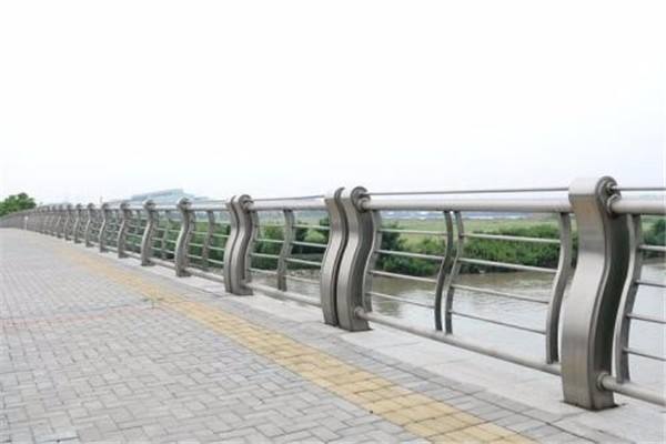 渝中區高速護欄規格